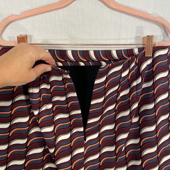 Ann Taylor Factory Petite Skirt. Size 10P. - Picture 2 of 6